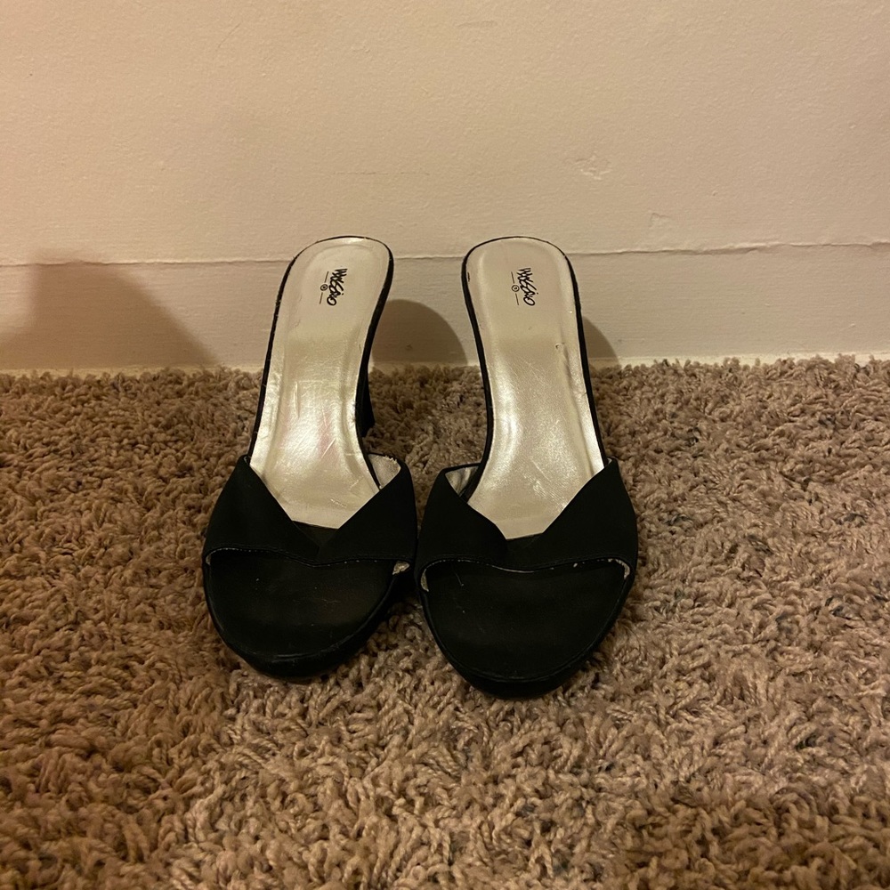 Sandal like black heels